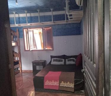 Jardim dos Ipes Hostel | Casarão24horas quartos compartilhados