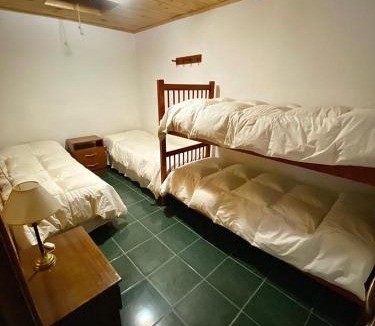 Macrozona Bahia Redonda y Primeros Faldeos Hostel | Hospedaje Los Nietos