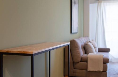 Villa Crespo Apartment | Villa Crespo Refined 1BR Pool & Gym