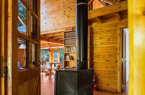 Villa La Angostura Ski Chalet | BOG Arken - Casa junto al río