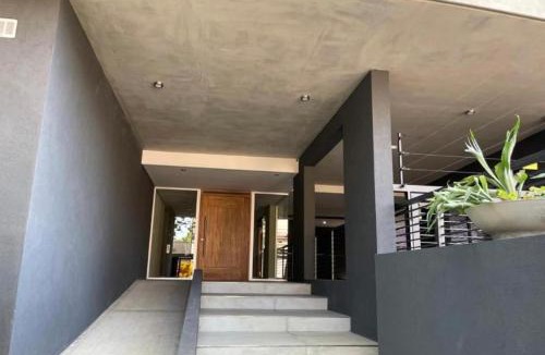 Adrogue Apartment | Espacioso monoambiente en pleno centro