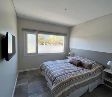 Puerto Madryn Apartment | Frente a la playa, encantador departamento en PB
