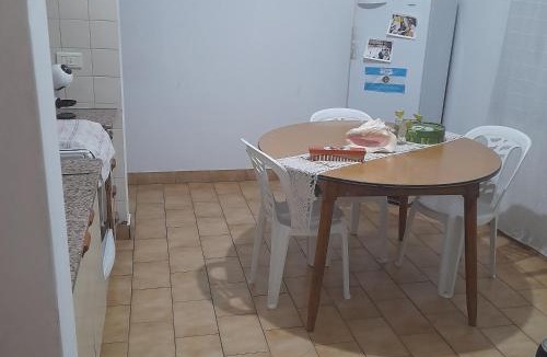 Santa Rosa House | Alquiler de casa en zona centro, una habitacion cama doble y futom