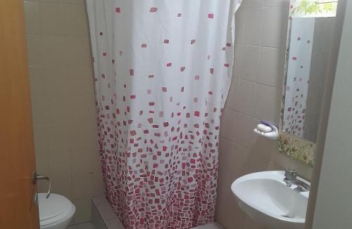 Santa Rosa House | Alquiler de casa en zona centro, una habitacion cama doble y futom