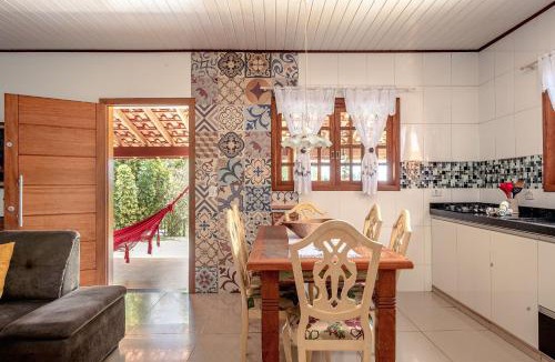 Atibaia House | Piscina Climatizada Fogão a Lenha Espaço Para Fogueira Churrasqueira Quartos aconchegantes