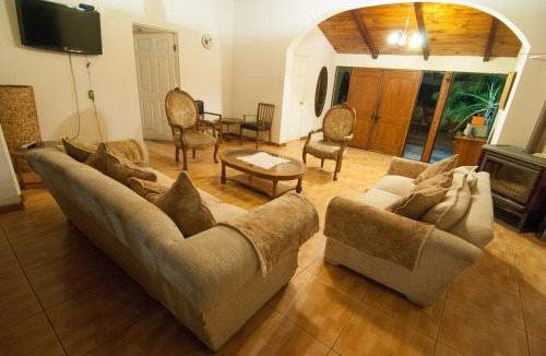 Yerbas Buenas House | Hacienda en parral con piscinas, Jacuzzi y Más