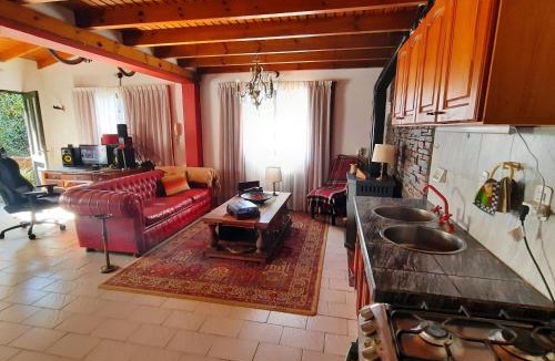 City Bell House | Casa/Departamento al fondo - muy cómodo y espaciado