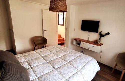 Golondrinas Ski Chalet | Cabaña con sonido y vista de arroyo
