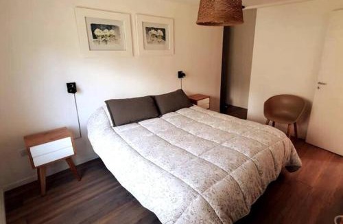 Golondrinas Ski Chalet | Cabaña con sonido y vista de arroyo