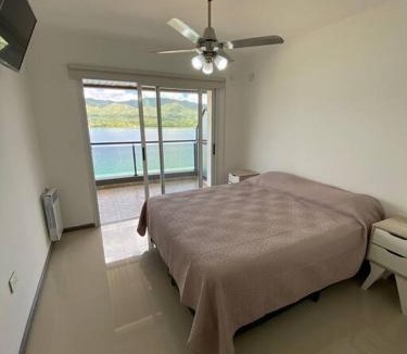 Villa Parque Siquiman Apartment | Departamento con vista al lago en Veneto Village