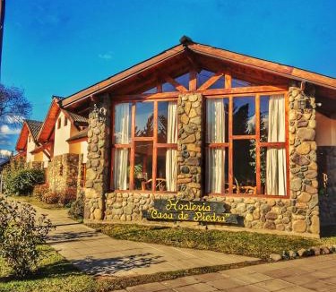 Trevelin Hotel | Hotel y Cabañas Casa de Piedra