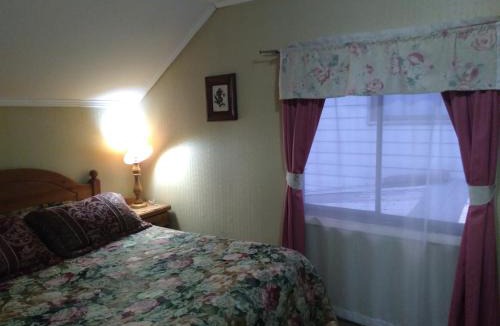 Villarrica Bed & Breakfast | Flor/Victoria