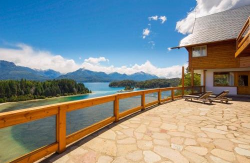Victoria Island Hotel | Hostería Isla Victoria Lodge