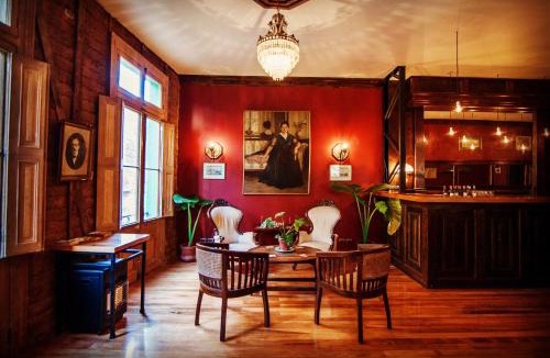 Cerro Alegre Hotel | Casa California Guesthouse