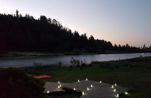 Curanipe Hotel | Cabañas rio chovellen