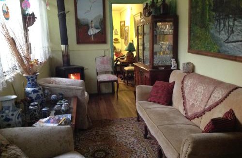 San Fernando House | Hostal Renoir