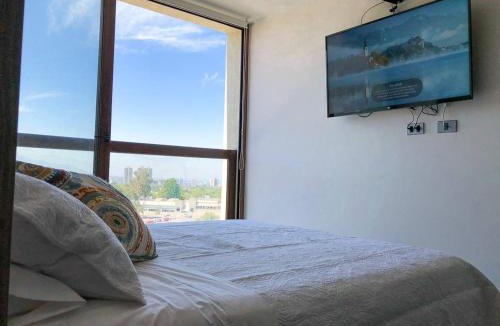 Apoquindo Apartment | Charming Studio - w/Mountain View, Pool, & Gym