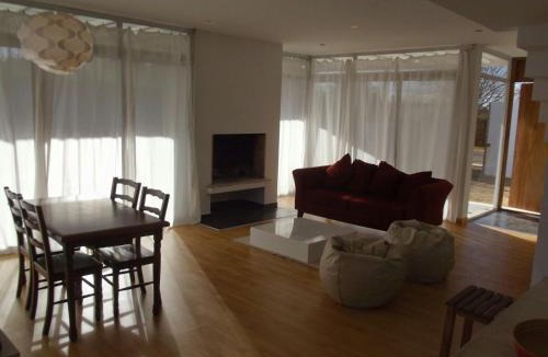 Las Compuertas House | Casa en la Ruta del Malbec