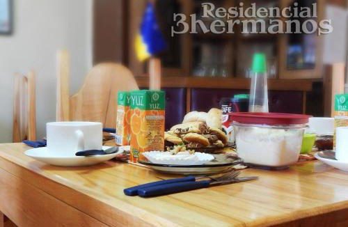 Punta Arenas Hostel | Residencial Tres Hermanos
