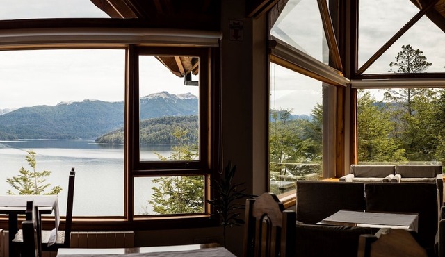 Hosteria La Camila​ in Villa La Angostura