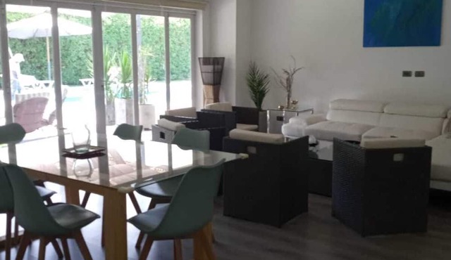 Hermosa Gran Casa con Piscina en Olmue