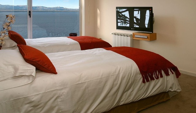 Luxury 2-Bedr Apt Amazing Views AT1
