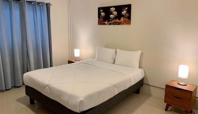 Peninsula Hostel