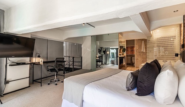 Loft in BA's Most Iconic Building · Pool & BBQ