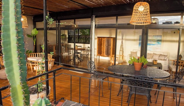 Apartment in Palermo ideal for 18 people groups. Huge green terrace