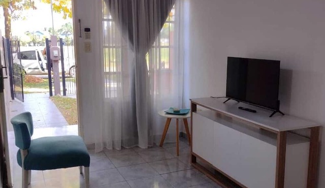 Charming 2-bedroom house in Colón, close to the beach and downtown. in Colón