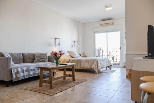 Depto en barrio residencial CABA - 2 personas con balcón y parrilla