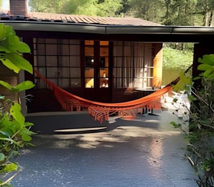 Chalet with fireplace and private barbecue, 50m from the waterfall! in Itatiaia