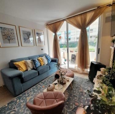 Large Urban Oasis Balcony y Parking y Metro L2 y L4A