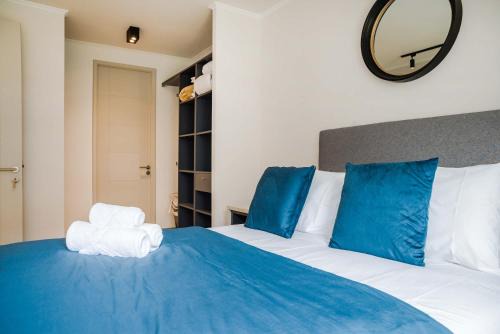 Chic 2BR Apt in Providencia with Pool & Gym in Santiago