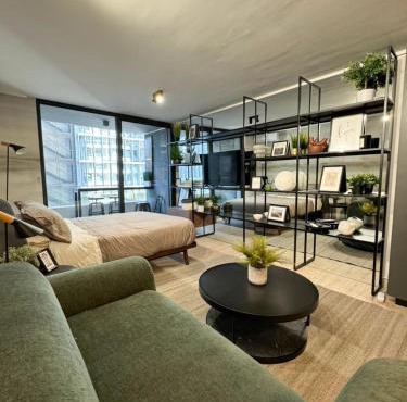 Moderno estudio con aire acondicionado y estacionamiento