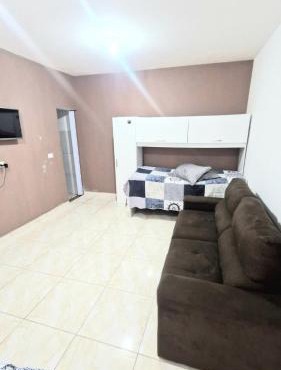 Kitnet espaçosa próxima da praia in Guarujá