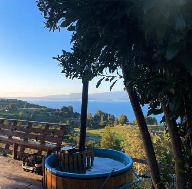El Tilo Cabin - Hot Tub & Lake Ranco Views