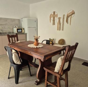 CasaMora departamento céntrico con cochera gratis, 2 habitaciones in Almafuerte