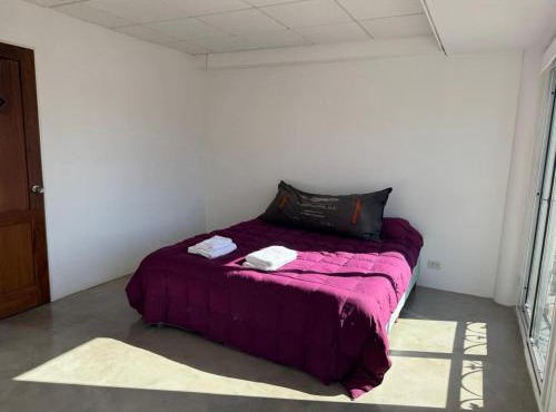 Departamento Martinez San Isidro con AA y Wifi velocidad Ideal para quienes necesitan alojarse cerca de clínicas como Trinidad San Isidro Las Lomas o Fertilitis excelente acceso desde Panamericana y Thames espacio comodo tranquilo y totalmente equipado
