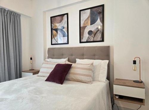 Modern Central location Studio with Rooftop Pool