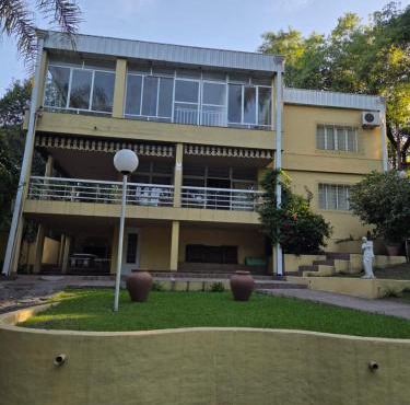 Casa Al pie del Cerro in Yerba Buena