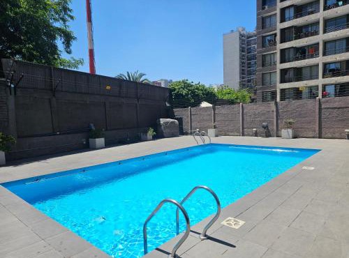 Executive Studio Metro Ecuador | WiFi & Smart TV in Santiago