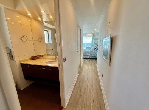 Spacious Apartment, Beautiful Decor and Ocean View