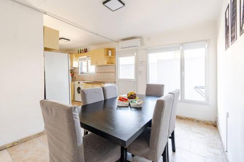 Casa familiar para 7 con Parrilla, Desayuno incluido y A 5 min Piedra Movediza in Tandil