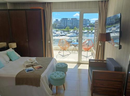 Apart , Departamento condominio en Bahia grande Nordelta con balcon y vista a la bahia , piscina exterior opcional arancelada