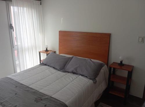 Departamento en microcentro 3er piso con balcón