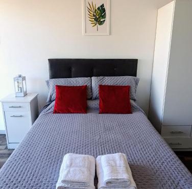 DIVINE APARTMENT-sobre Avenida Corrientes, a 15 min del Movistar Arena, y a 200 metros del Konex