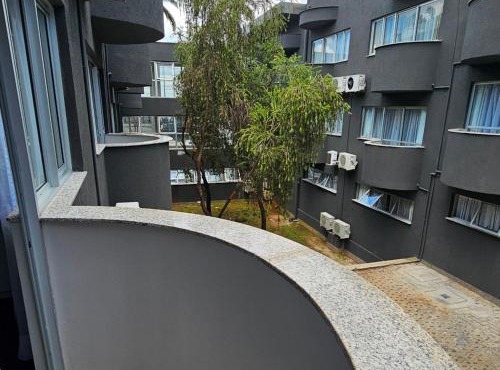 Flat Pampulha orla prox Mineirão com varanda in Belo Horizonte