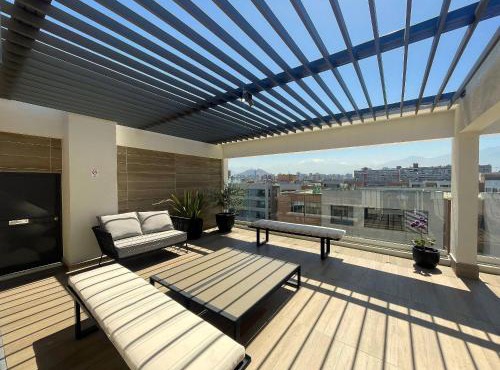 New studio steps from Club Hípico with A/C