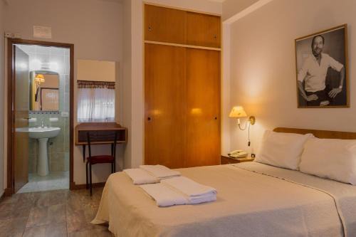 Hotel de Cine Las Golondrinas in Villa Gesell